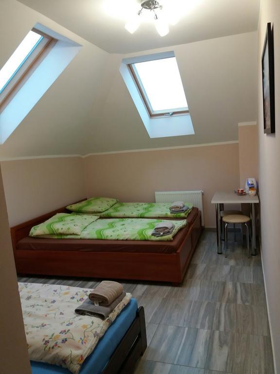 Noclegi Avoca Pyrzowice Kültér fotó