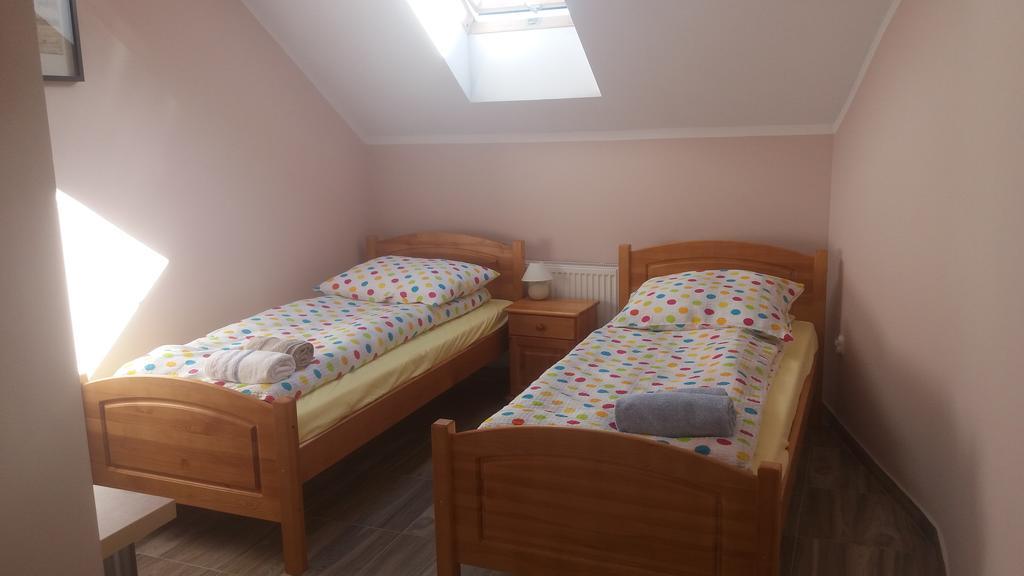 Noclegi Avoca Pyrzowice Kültér fotó